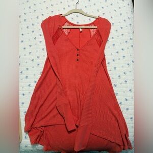 Women's Coral Orange V neck waffle henley Size Medium Others Follow Brand